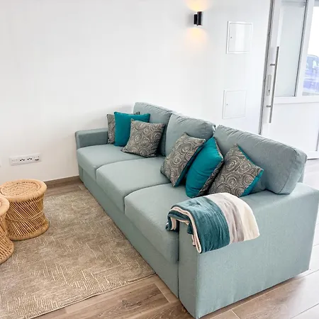 Spacious House, Up 8 People Centrally In *