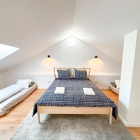 Spacious House, Up 8 People Centrally In Holiday home Cascais