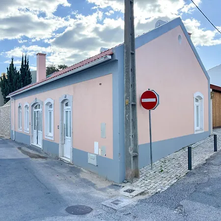 Spacious House, Up 8 People Centrally In * Cascais