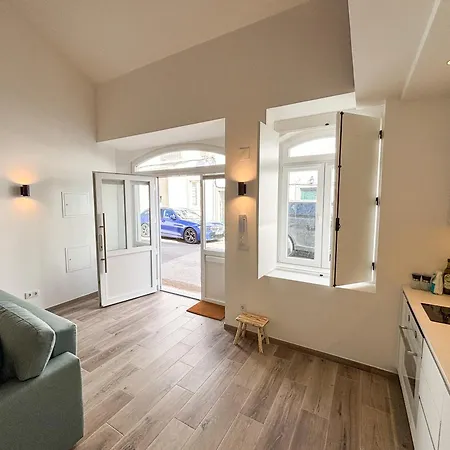 Spacious House, Up 8 People Centrally In Cascais